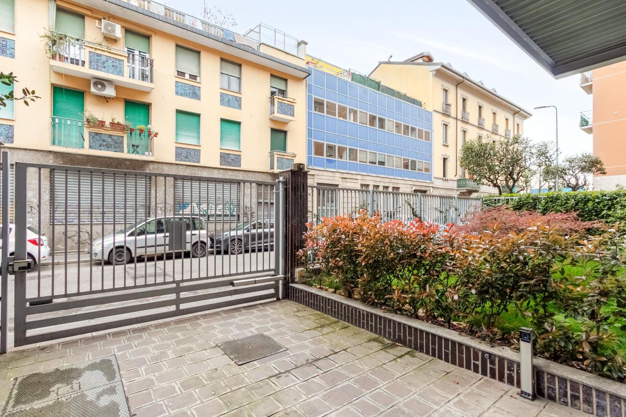 Rentopolis Apartments - Palazzo Candiani Milano Dış mekan fotoğraf