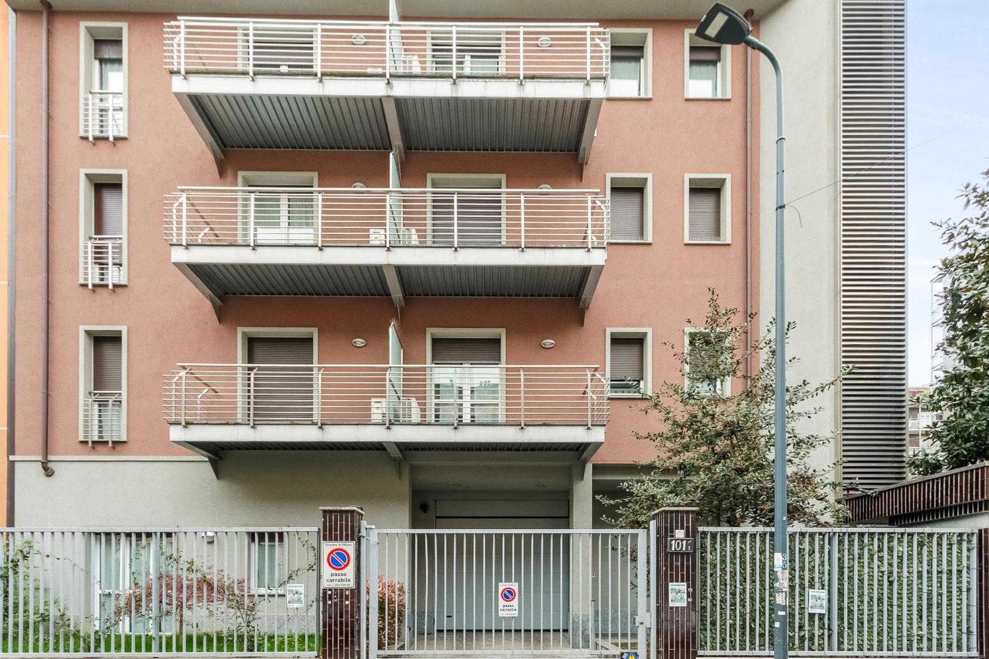 Rentopolis Apartments - Palazzo Candiani Milano Dış mekan fotoğraf